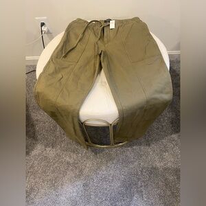 Banana Republic Olive Cropped Pants